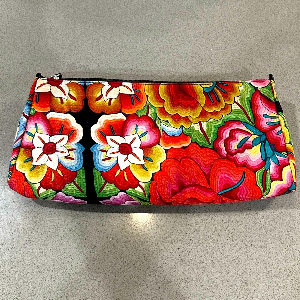 Pineda Covalin Floral Zippered Clutch Handbag.